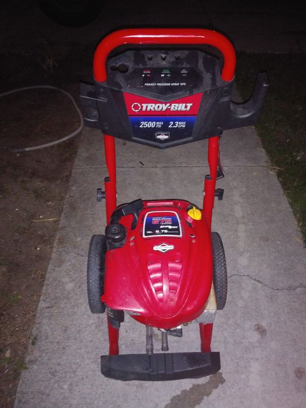 Troy bilt powered by briggs and Stratton 6.75 190cc ...