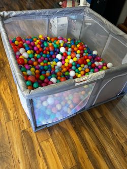 Large Playpen & Multi-Colored Ball Pit Set