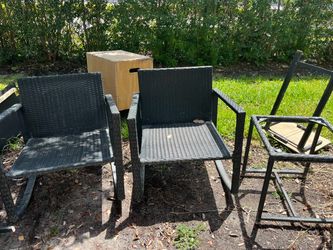 2 patio rockers and matching table