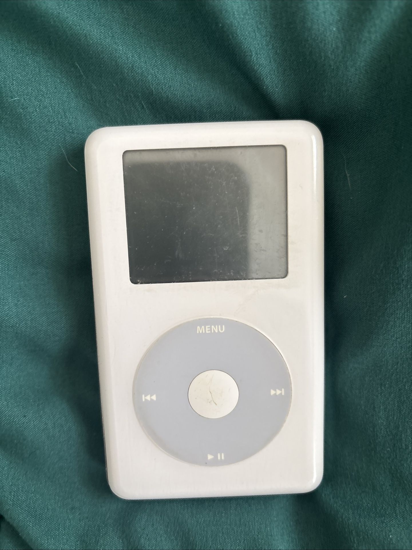 Apple iPod 4th Generation A1059 White 20GB MP3 Media Player - For Parts