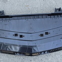 2020 2021 2022 2023 CHEVY BOLT FRONT BUMPER LOWER SUPPORT BRACKET 