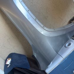 Jeep Grand Cherokee 2016  Silver Fender And Headlights 