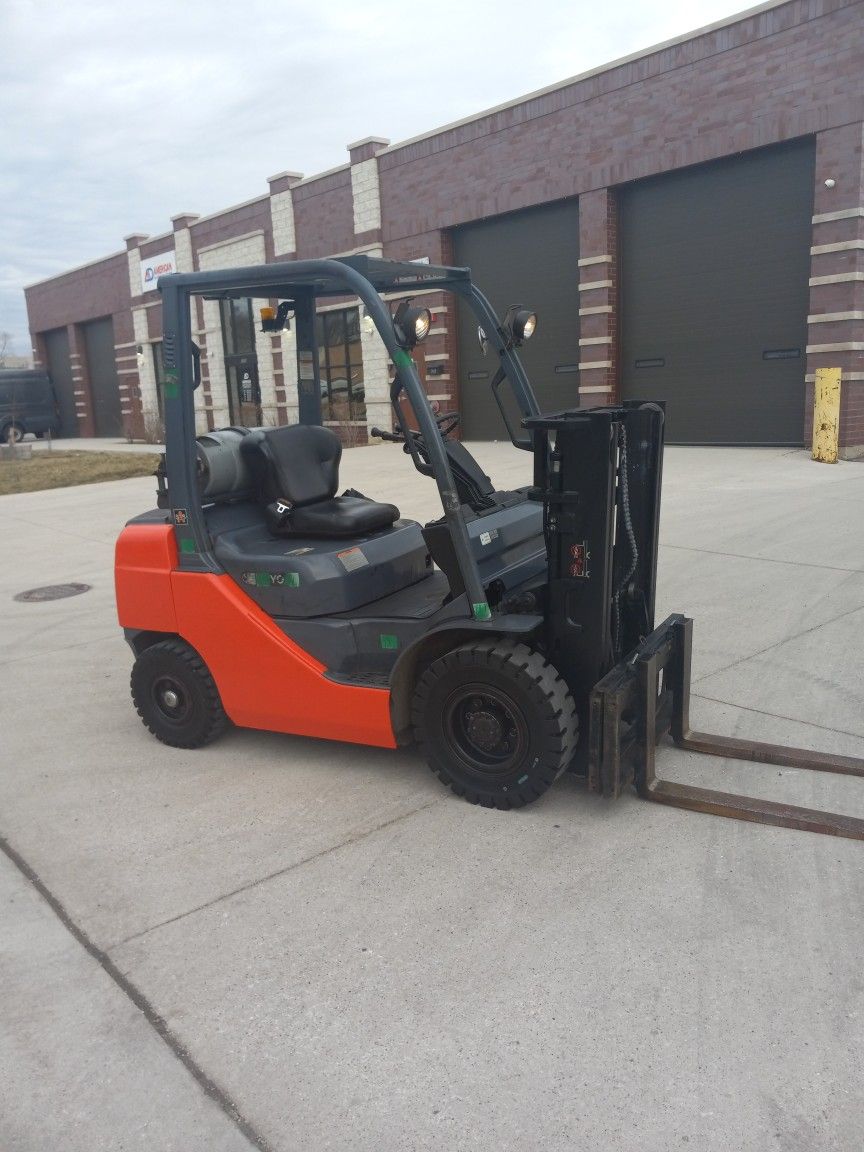 5K LB Capacity Pneumatic Toyota Forklift 