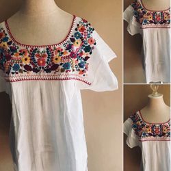 Variedad de Blusas Méxicanas - Variety of Mexican Blouses