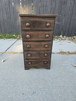 Vintage 5 Drawer Child's Dresser / stand