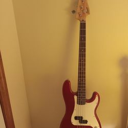 FENDER  P-BASS  AFFINITY