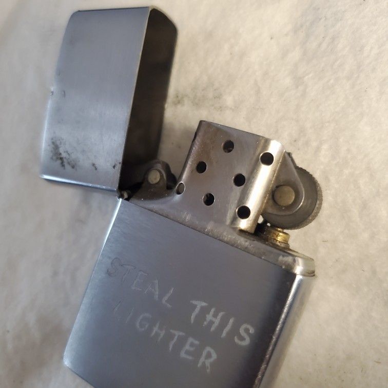 Classic Zippo Brushed Chrome Lighter