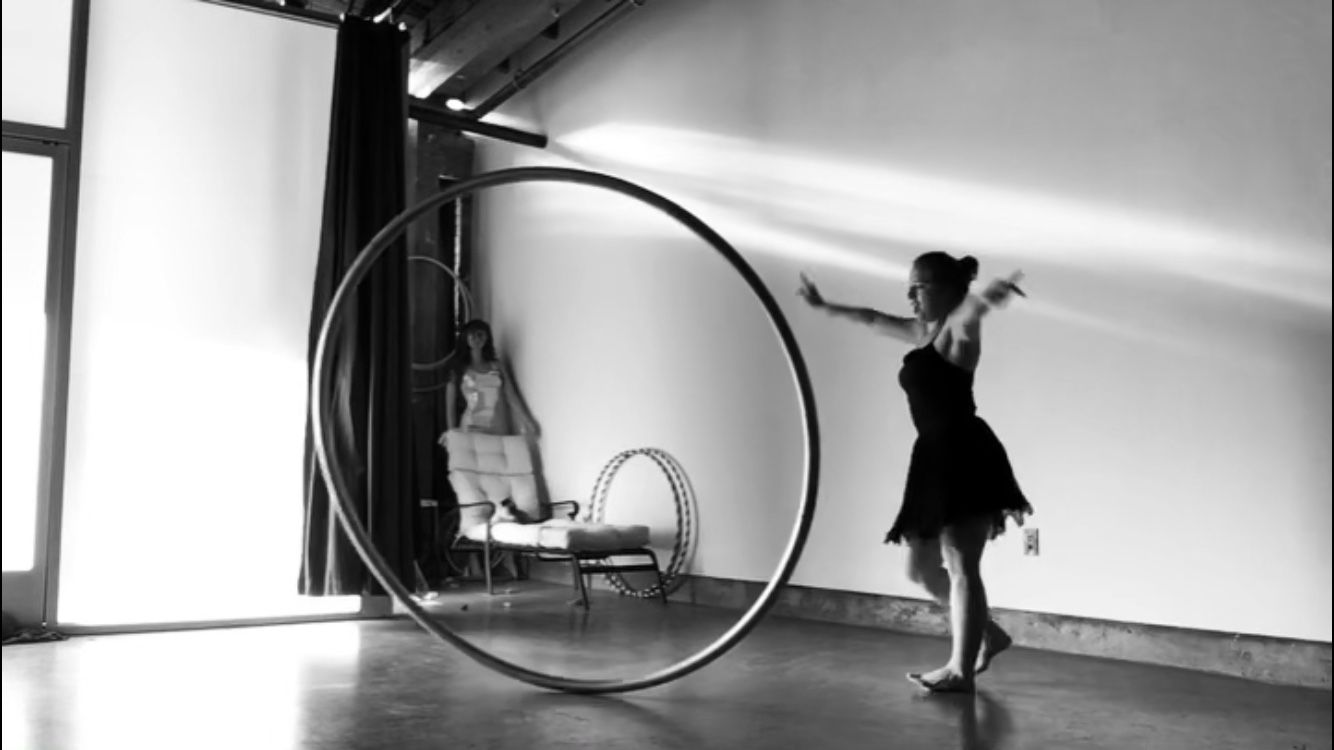 Roue Cyr Wheel - Stainless Steel - 5 Piece