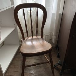 Vintage Chair For Desk, Vanity, or Dinning...