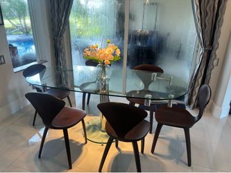 Glass Dining Table with 6 modern Chair