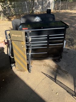 Tool box    and Snap-on Vehicle Roller Seats