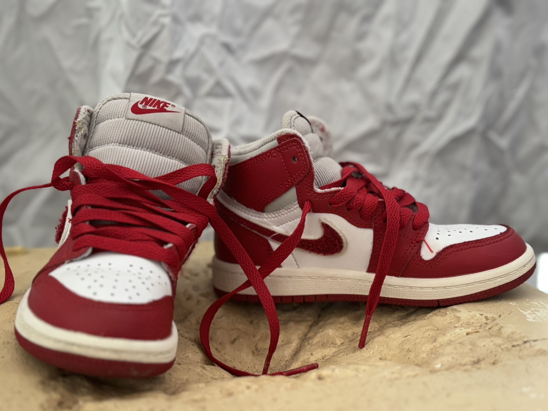 Nike Kids Nike Air Jordan 1 Mid “Chicago Red” – Size [12C] 🔥 Classic Jordan 1 Mid in the iconic red, white, and black “Chicago” colorway. ✔️ Gently u