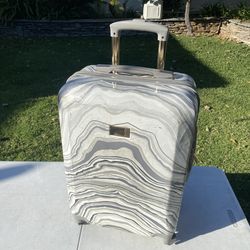 Vince Camuto Lightweight Hardshell Carry On Luggage