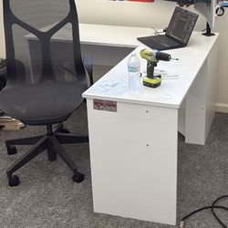 Desk L Shape Perfect for small spaces
