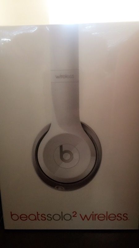 Fun New GREAT PRODUCT Fun New GREAT PRODUCT ELECTRONICS SALE SAVE HOT GIFT FRIENDS MCM BEATS HEADPHONES BLUETOOTH WIRELESS SOLO STUDIO POWERBEA