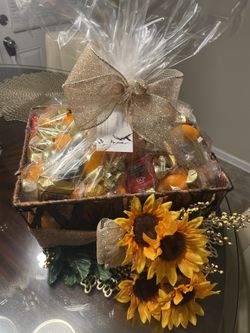 Customized Gift Baskets /place Orders Early