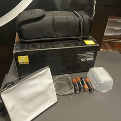 Nikon SB-900 Flash