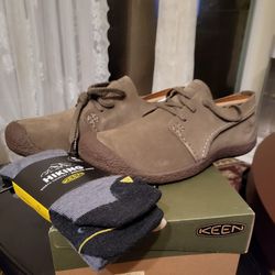 KEEN  Howser Oxford  Size 8.5