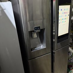 Samsung Family Hub Four Door Refrigerator 