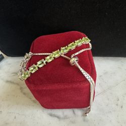 925 Sterling Silver W/13 Oval Peridot Genuine Gemstones Bracelet, Adjustable, Hallmarked 925 FAS, Gorgeous!! 