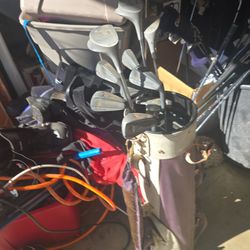 Beginner set of golf clubs