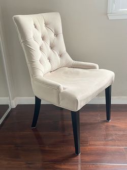 Tufted velvet chair