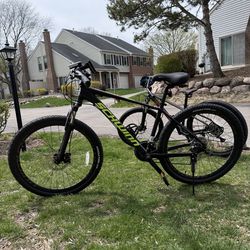 Schwinn Vanish 27.5 in Mountain Bike