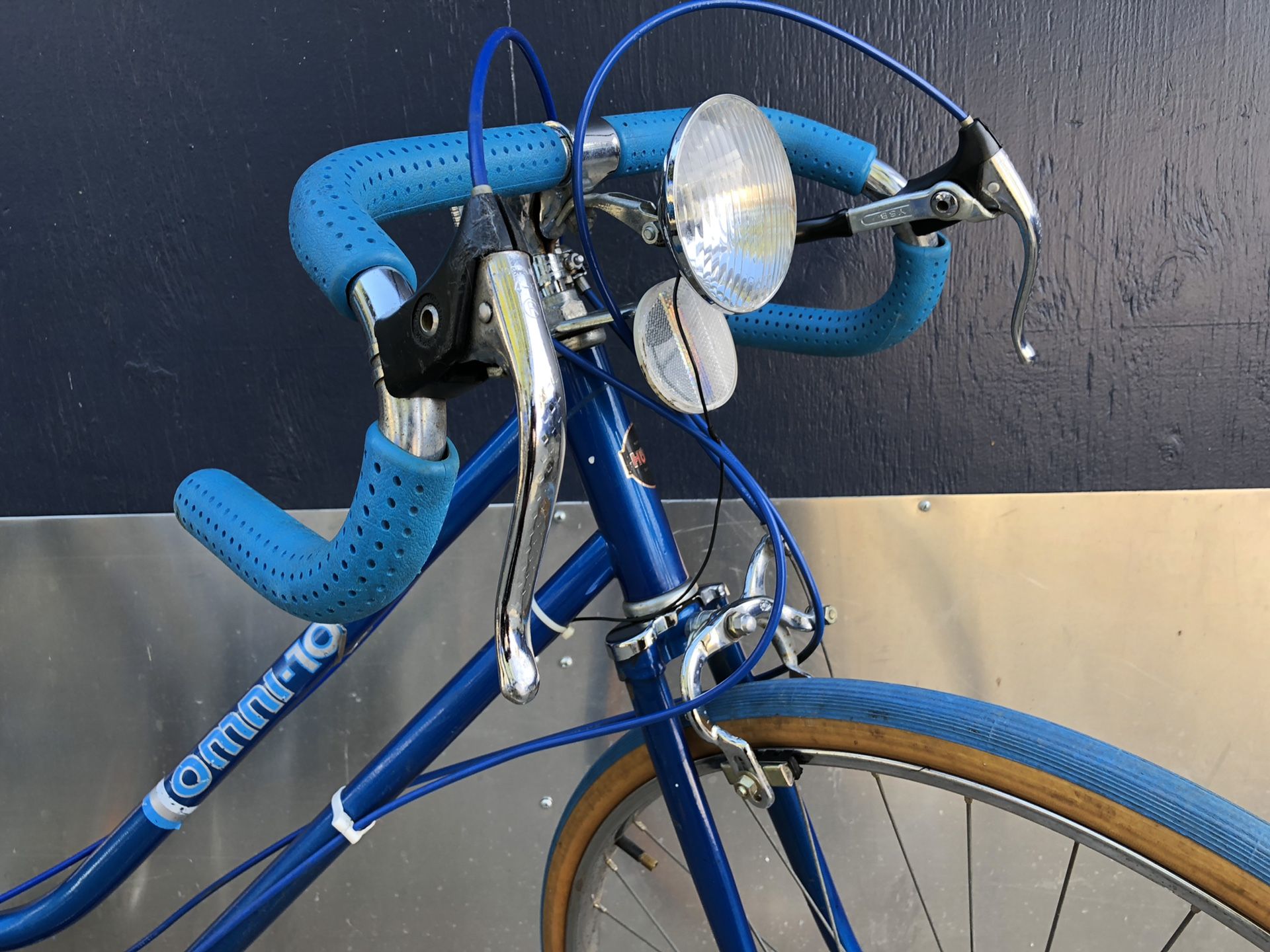 Huffy Omni10 vintage road bike with generator light kit for Sale in