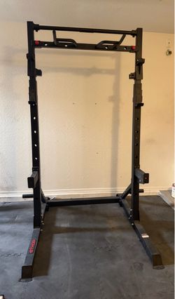 Squat rack/pull up and dip bar