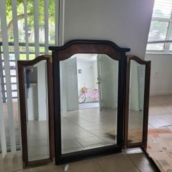 wood framed triple mirror. Furniture, triptico espejo de madera