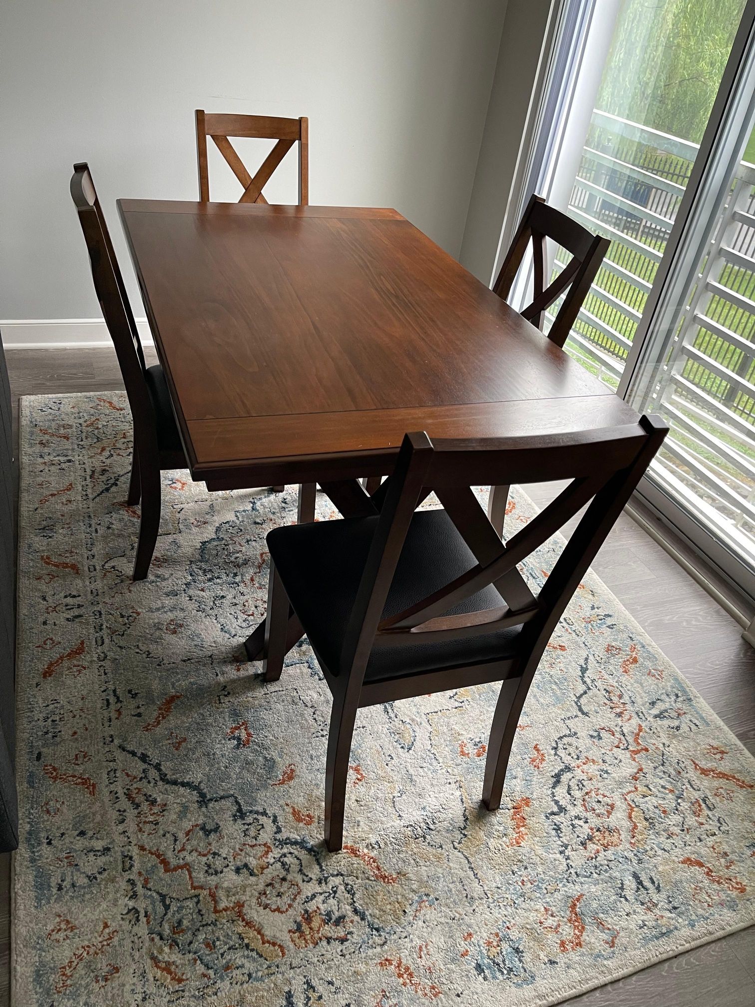Dining Table W/ Carpet