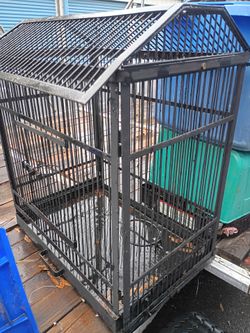 Bird cage used black in good condition