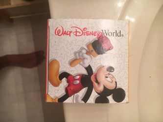 Vintage rare Disney 100 years of magic keychain in box