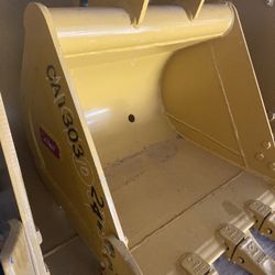 Caterpillar Bucket 302 24inch