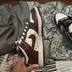 Supreme Stars ✨ Barkroot Dunks Size 10.5
