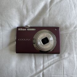 Nikon Coolpix S3000 Digital Camera (Parts) 