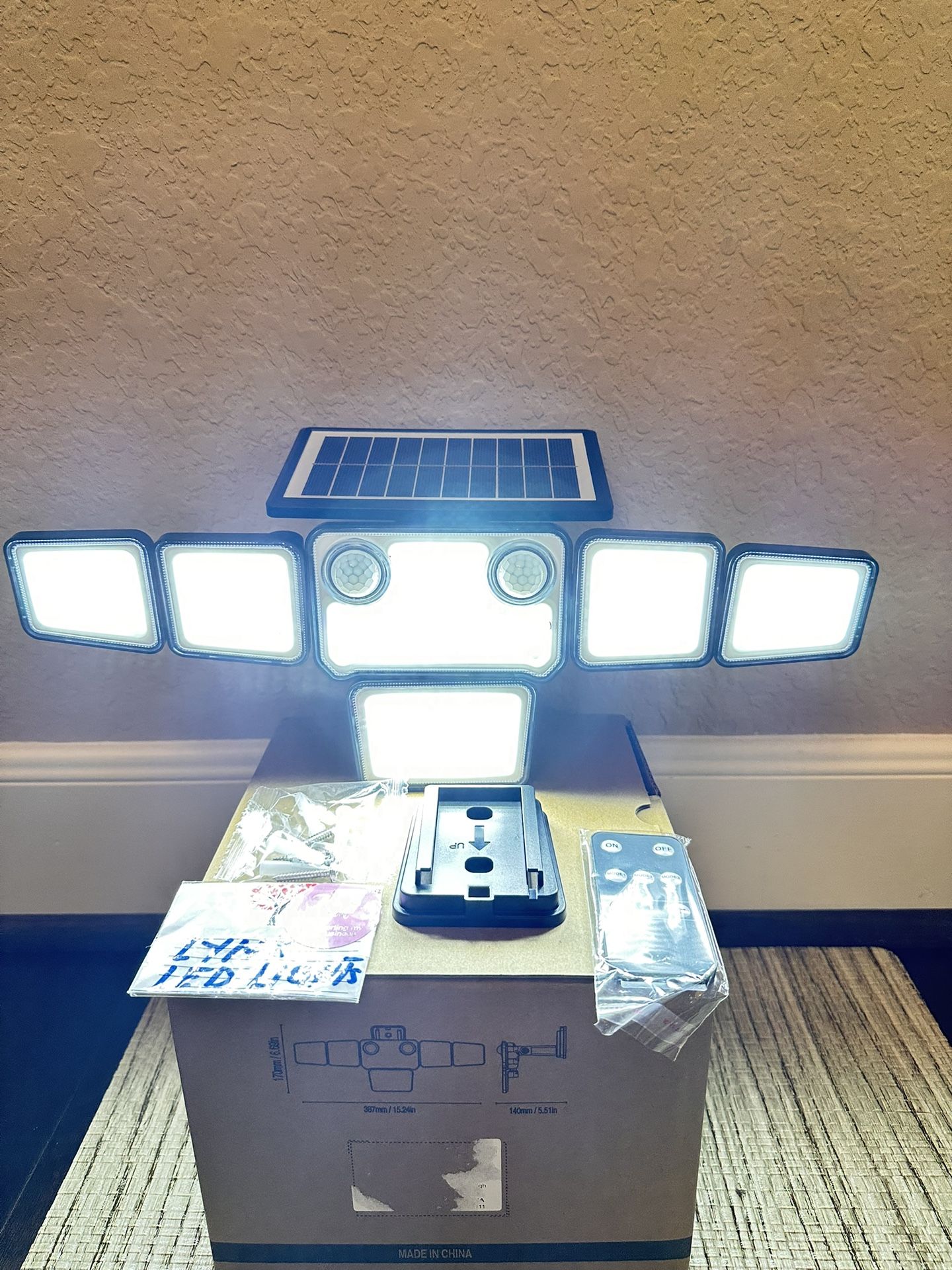Solar Motion Sensor Lights