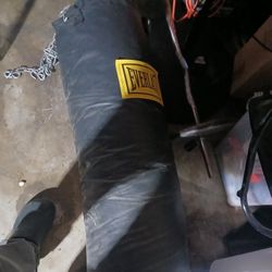 Still New !! Everlast Punching Bag For Sale $75