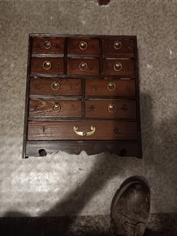 Small Chest Of Drawers (Jewelery Box)
