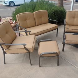 Nice Patio Furniture Good Condition 