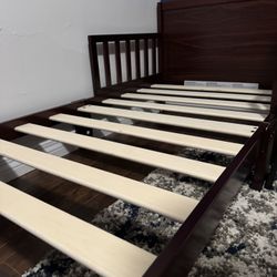 Toddler bed Frame