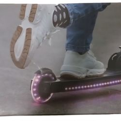 Brand New JETSON ORBIT LIGHT-UP KICK SCOOTER