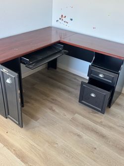 Free desk