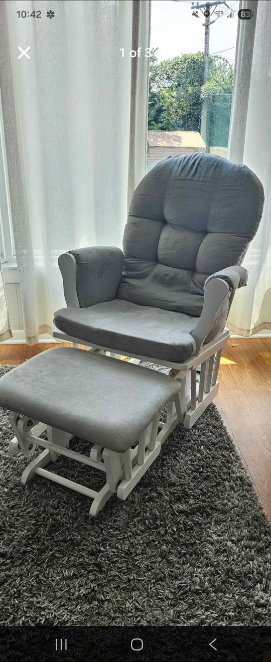 Nursery Glider and Ottoman 