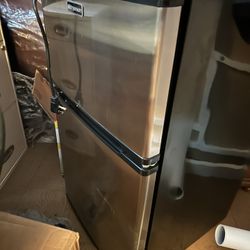 Emerson Mini Fridge