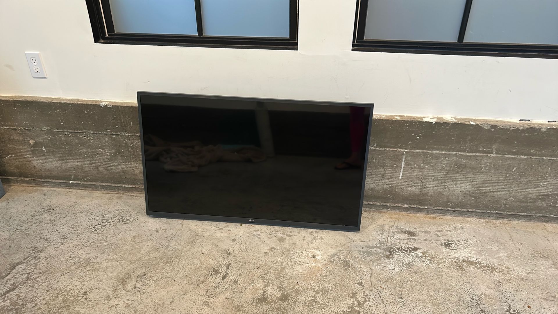 LG 43” LED 4K UHD Smart TV