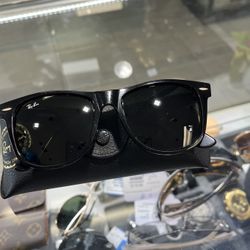 Ray Ban Sunglasses With Case 
