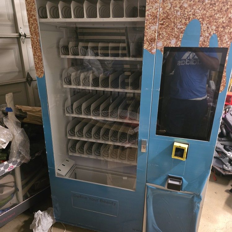 Never Used Vending Machine No Lock Key