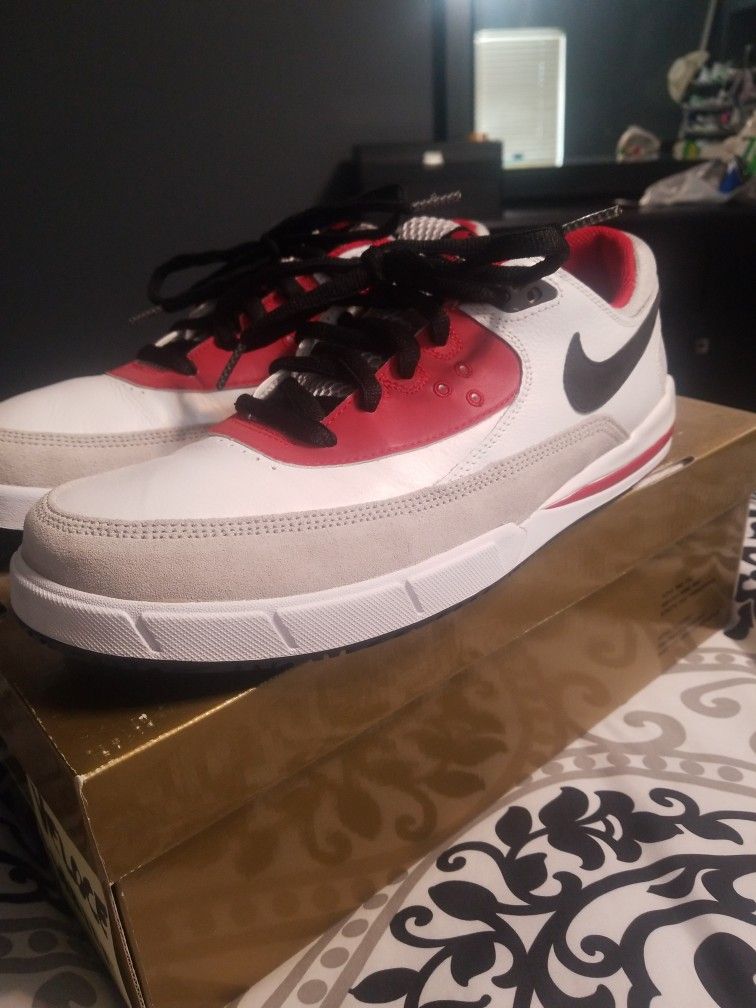 New Nike SB Zoom Veloce size 12