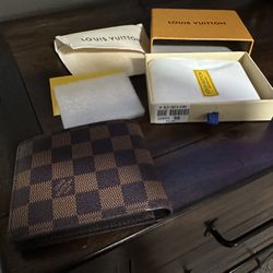 Brand New Men’s LV Wallet 